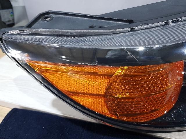 2010 KIA Sorento R Right Xenon Headlight 921022P100