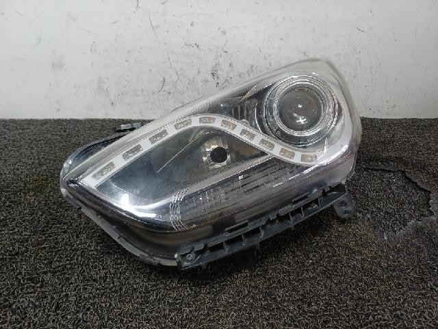 2013 Hyundai i40 Left Xenon Headlight