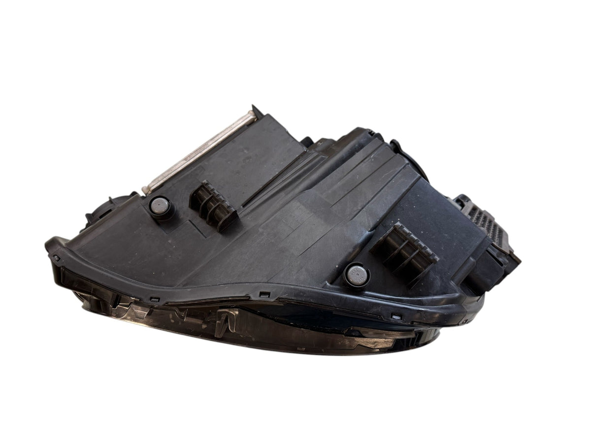 Genesis The new G70 IK PE FL Full LED RIGHT USED GENUINE 92102 G9500