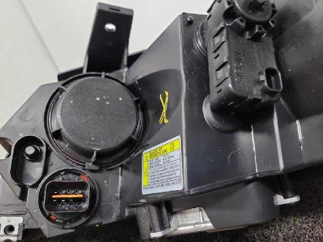 2011 KIA Sorento R Right Xenon Headlight 92102 2P130 AS