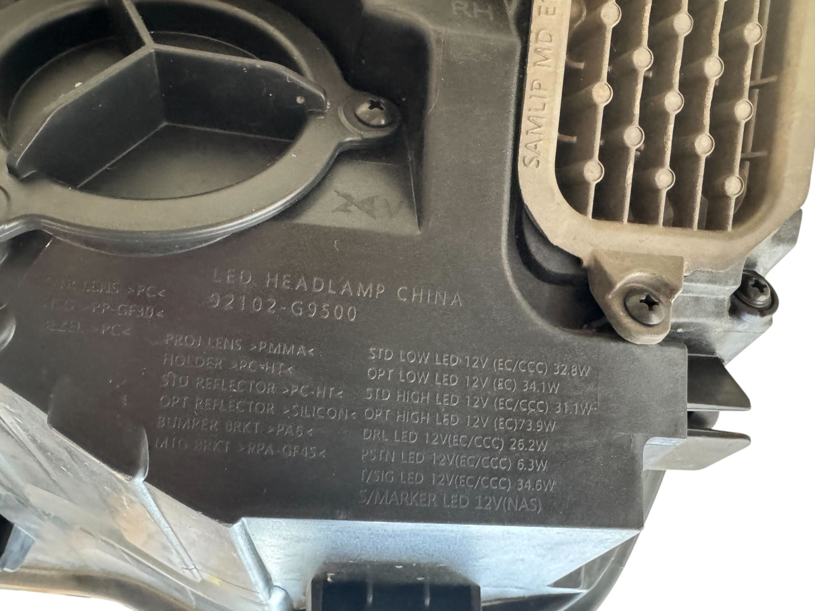 Genesis The new G70 IK PE FL Full LED RIGHT USED GENUINE 92102 G9500