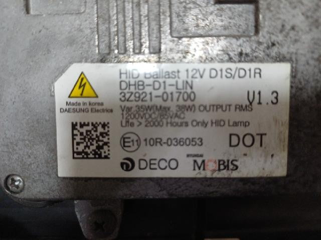 2013 Hyundai i40 Left Xenon Headlight