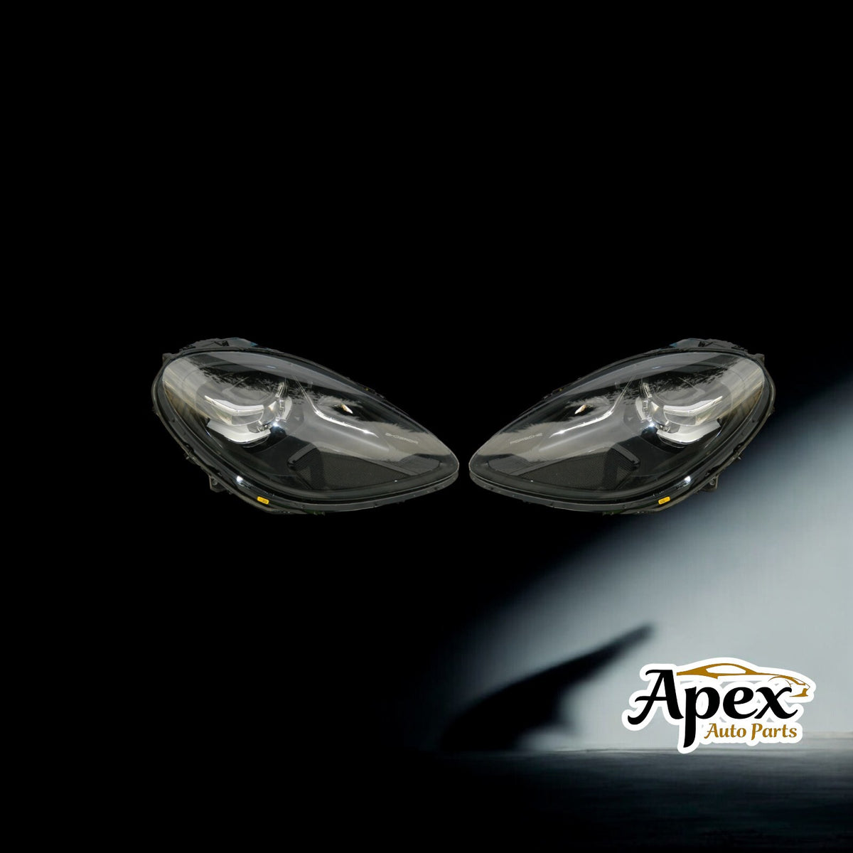 Porsche Macan 95B 2014-2018 PAIR Headlight Used OEM 95B941009T 95B941010T