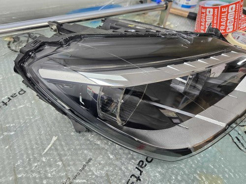 BMW 6 Series 2011-2015 RIGHT Headlight Used OEM 7358358