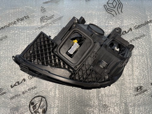 Mercedes-Benz E-class W213 2016-2020 RIGHT Headlight Used OEM A2139069604
