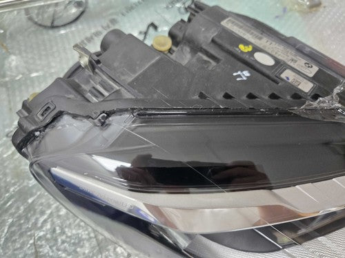 BMW 6 Series 2011-2015 RIGHT Headlight Used OEM 7358358