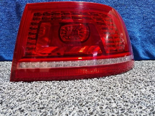 2011 Volkswagen V6 TDI Rear,Right LED TailLight 3D0945096H