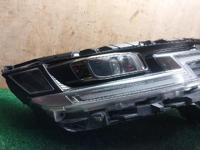 2021 KIA Cedona Carnival 4th Right LED Headlight 92102R0600