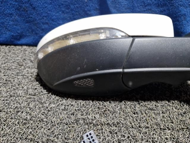 2014 Volkswagen CC Right Side Mirror