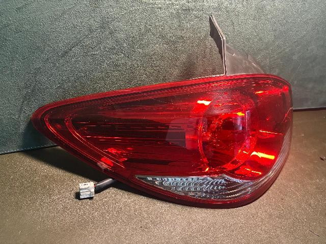 2012 Chevrolet Cruze Cruise Rear,Left TailLight