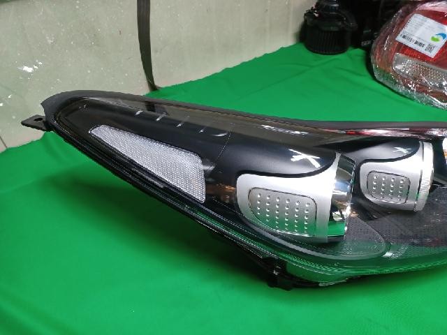 2017 KIA All new Sportage Right Xenon Headlight