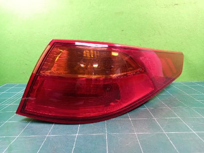 2015 KIA Optima The New K5 Rear,Right Halogen TailLight 92402 2T500