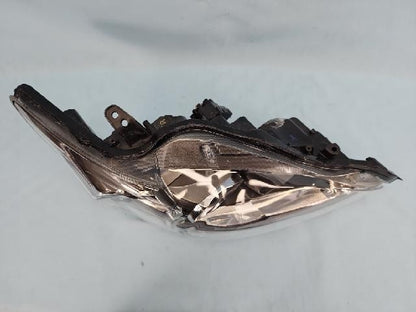 2011 Lexus CT 200h Right Headlight