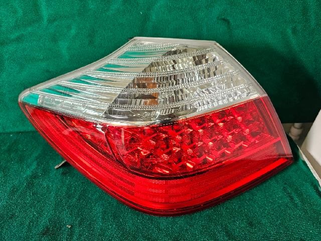 2011 Hyundai Genesis Rear,Left LED TailLight 92401 3M060