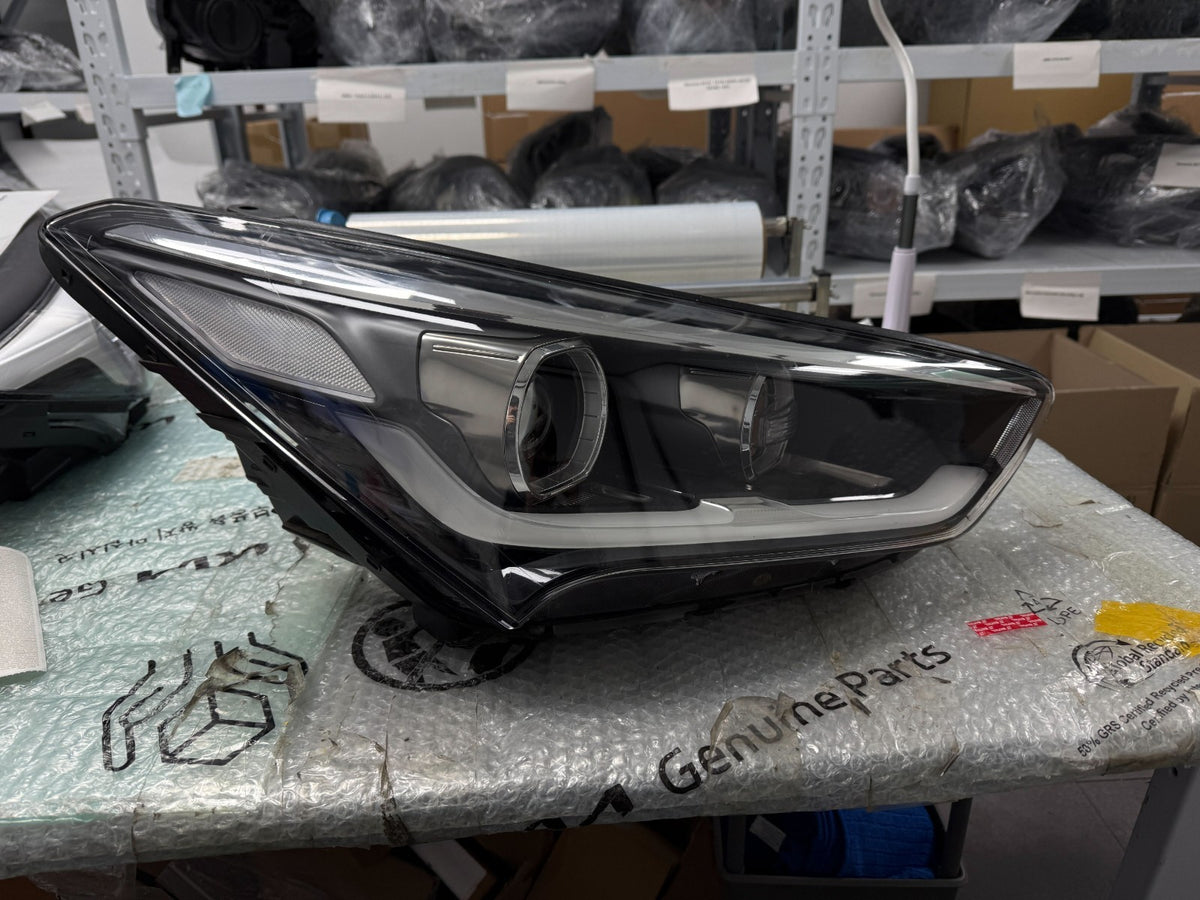Hyundai Santa Fe NC 2016-2018 Xenon / LED RIGHT Headlight Used OEM 92102B8600