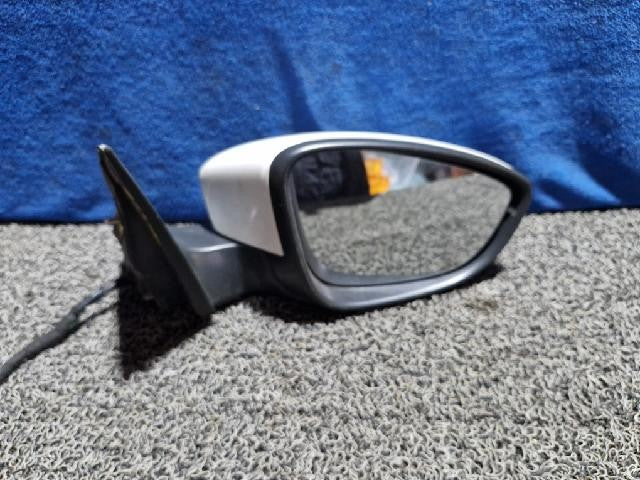 2014 Volkswagen CC Right Side Mirror