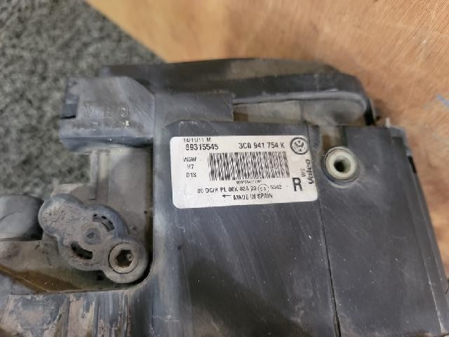 2011 Volkswagen NEW PASSAT Right Xenon Headlight