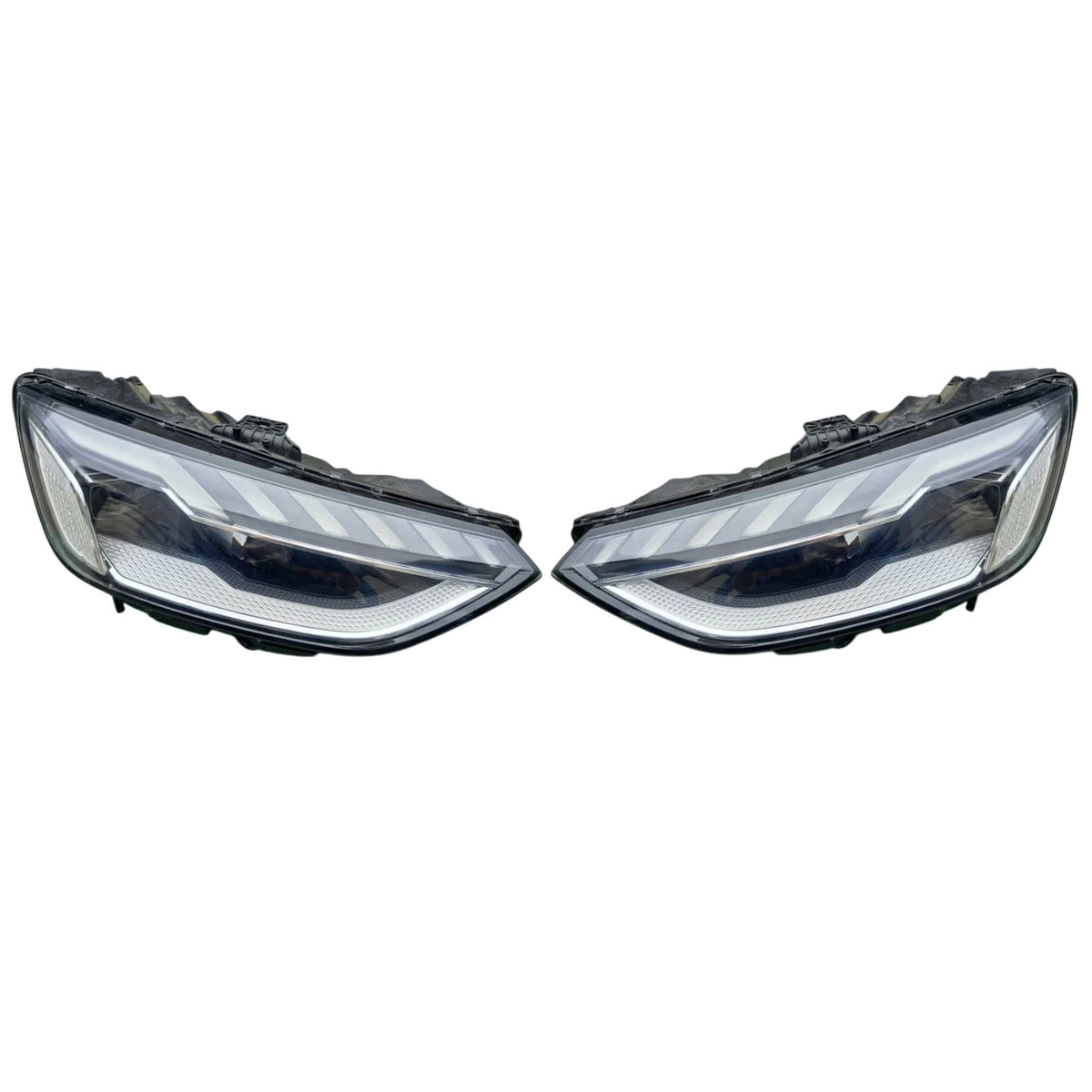 Audi A4 B9  Matrix LED PAIR USED GENUINE 8W0941035E 8W0941036E
