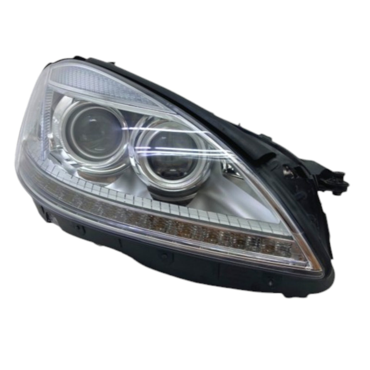 Mercedes-Benz S-Class  W221 FL Xenon RIGHT USED GENUINE A2218207439