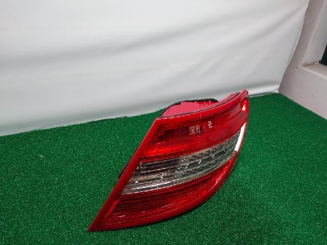 2011 ES 200 Rear,Right TailLight 204 820 20 64