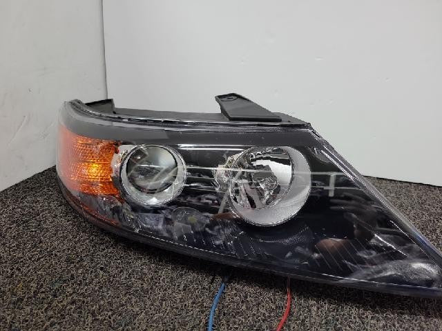 2011 KIA Sorento R Right Xenon Headlight 92102 2P130 AS