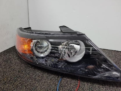 2011 KIA Sorento R Right Xenon Headlight 92102 2P130 AS