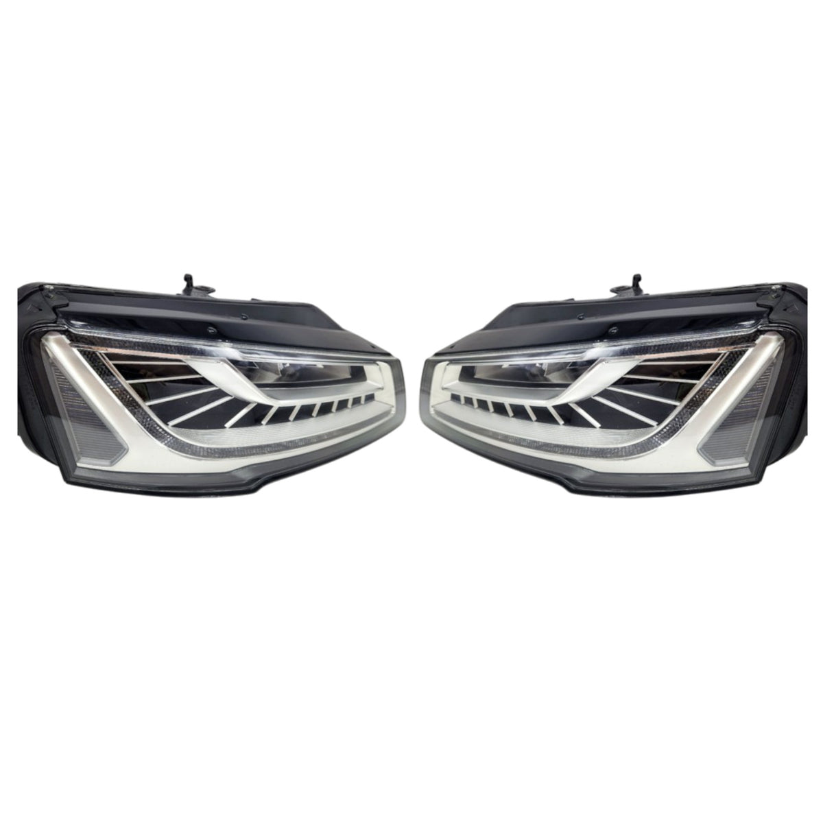 Audi A8  4H D4 FL LED PAIR USED GENUINE 4H0941033B 4H0941034B