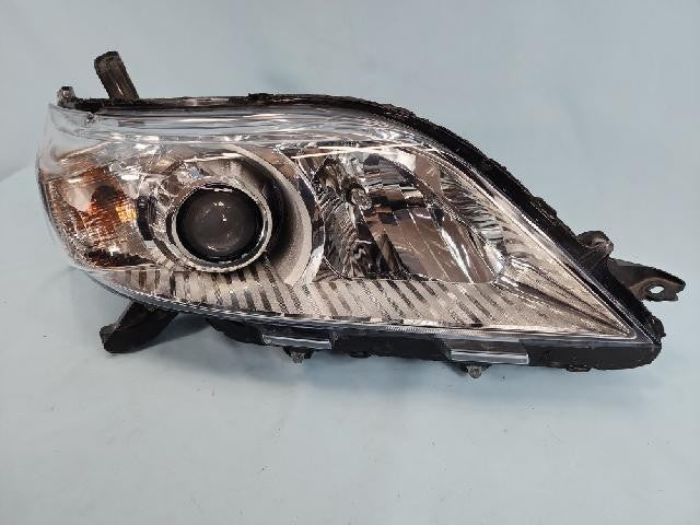 2012 Toyota Sienna Right Headlight