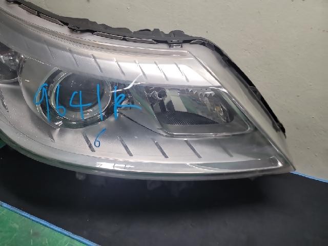 2010 Renault Latitude SM5 Right Headlight 260100066R