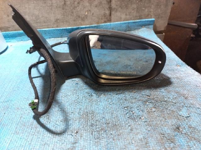 2011 Volkswagen Golf BlueMotion Right Side Mirror