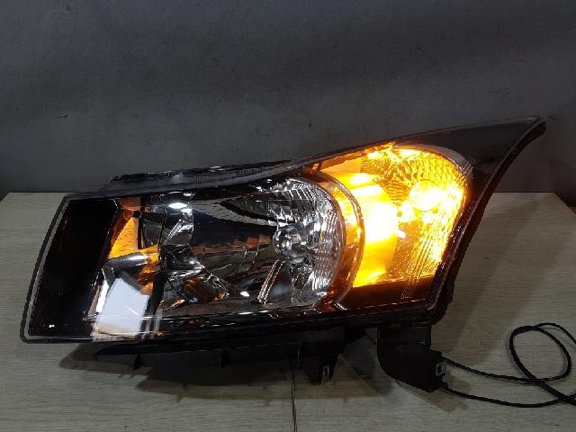 2011 Chevrolet Cruze Cruise Left Headlight
