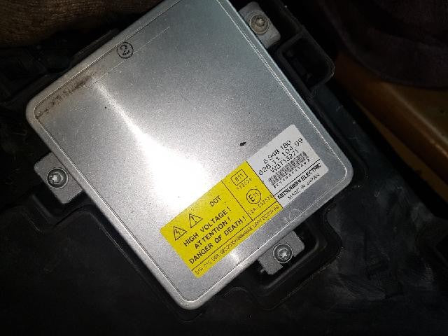 2011 Volvo 850 Left Xenon Headlight 31214347
