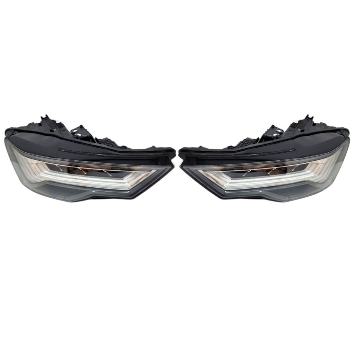 Audi A6  4K C8  LED PAIR USED GENUINE 4K0941035 4K0941036