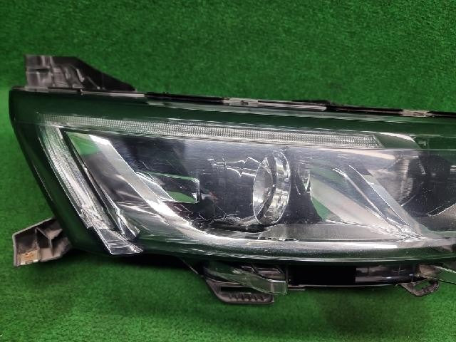 2017 Renault Talisman SM6 Right Headlight 260105427R
