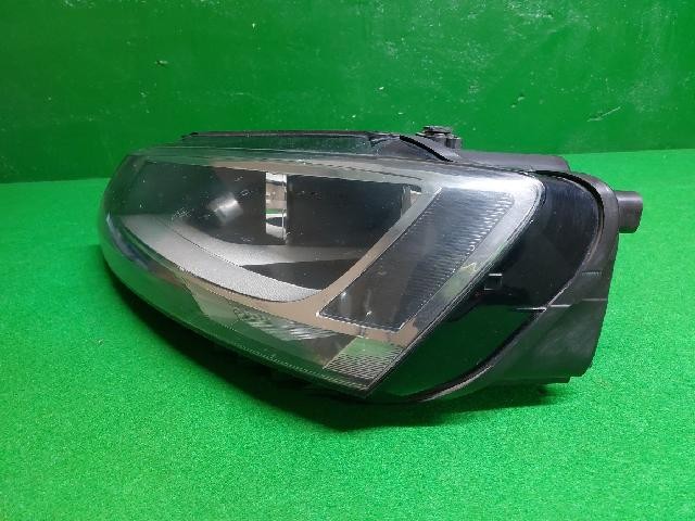 2014 Volkswagen Jetta Left Headlight