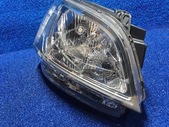 2010 KIA Soul Right Headlight 921022K