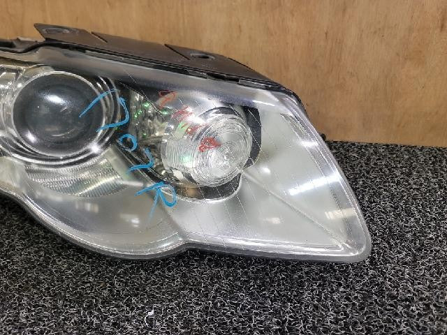 2011 Volkswagen NEW PASSAT Right Xenon Headlight