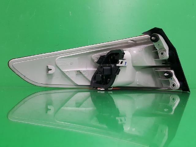 2011 Renault Ray SM3 New Rear,Right TailLight 92402 4H000