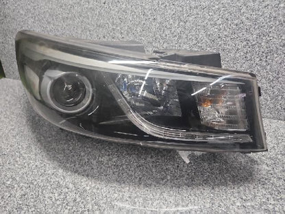 2015 KIA Cedona all new Carnival Right Headlight 92102A9000