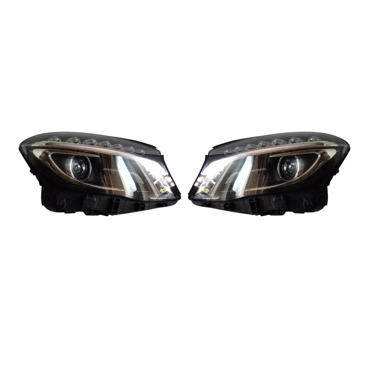 Mercedes-Benz GLA X156 Bi-Xenon PAIR USED GENUINE A1569061700 A1569061800