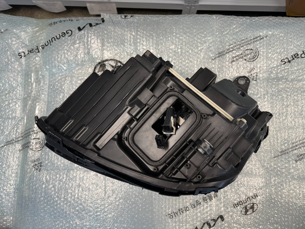 Mercedes-Benz E-class W213 2016-2020 RIGHT Headlight Used OEM A2139066601