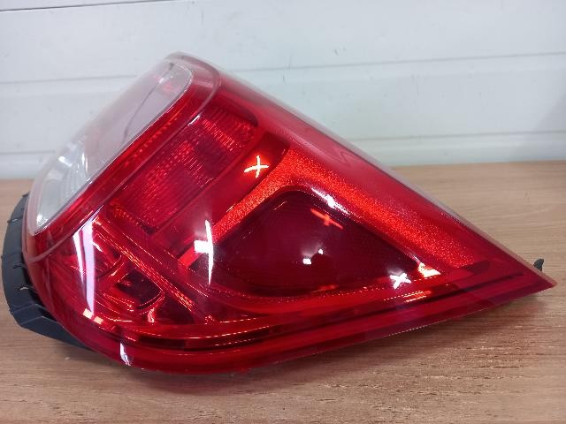 2011 Chevrolet Malibu Rear,Right TailLight 325920376
