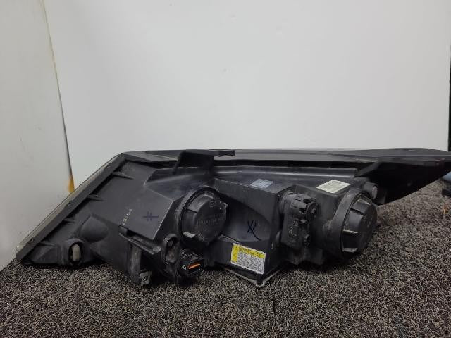 2011 KIA Sorento R Right Xenon Headlight 92102 2P100