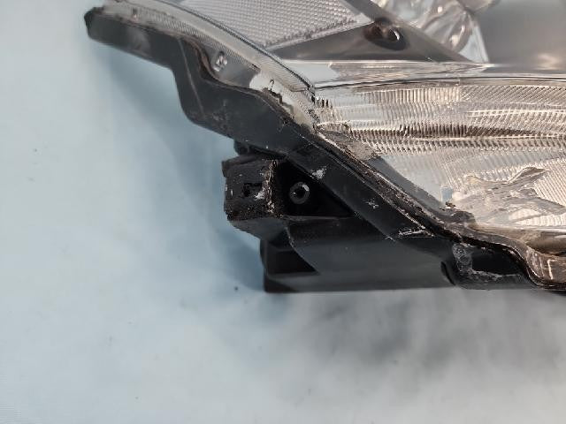 2011 Lexus CT 200h Right Headlight