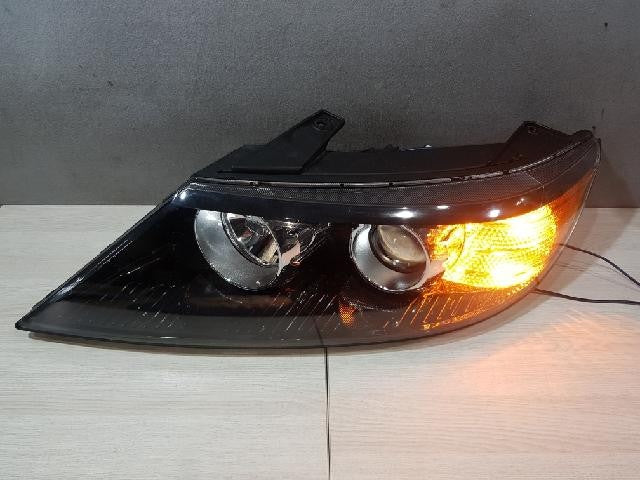 2010 KIA Sorento R Left Halogen Headlight 921012P000