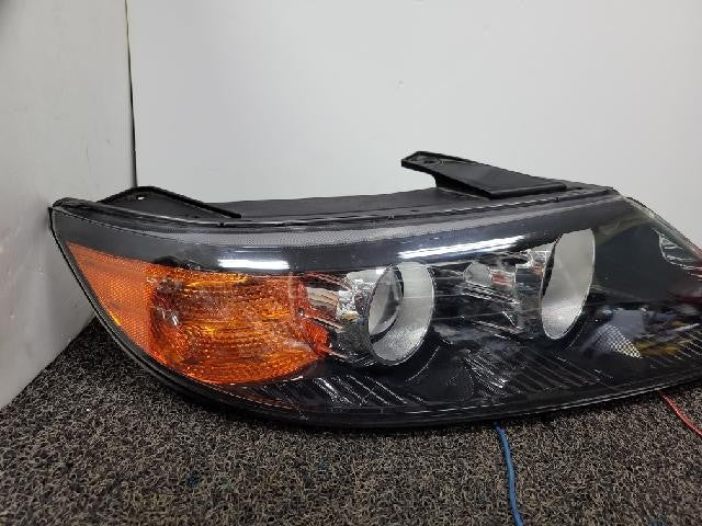 2011 KIA Sorento R Right Xenon Headlight 92102 2P100