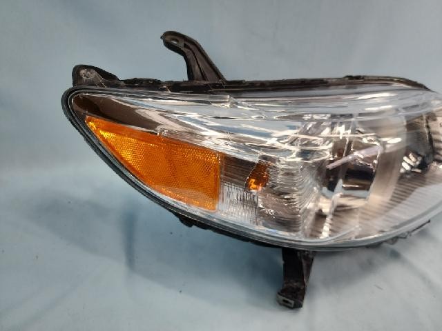 2012 Toyota Sienna Right Headlight