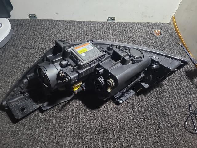 2017 KIA Cedona all new Carnival Right Xenon Headlight 92102 A9430