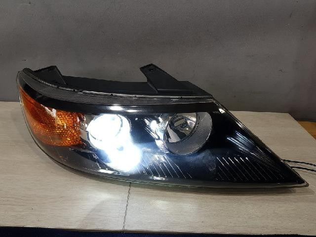 2010 KIA Sorento R Right Xenon Headlight 921022P100