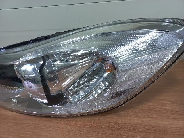 2011 Volvo C30 D4 Left Headlight 31299818